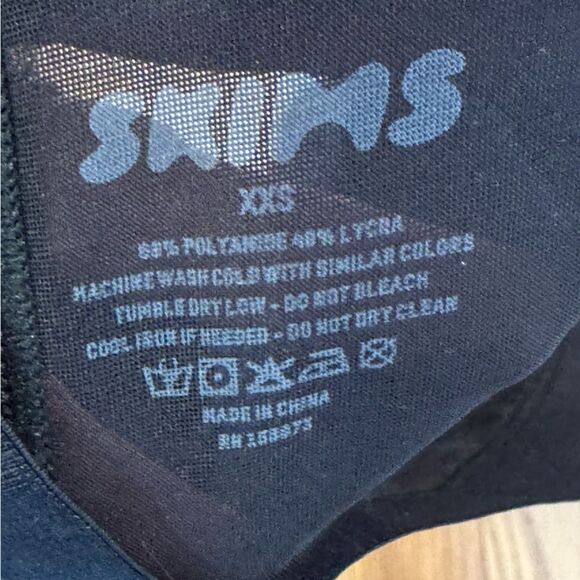 SKIMS‎ Barely There Shapewear Shorts in Onyx Size XXS - Picture 4 of 4